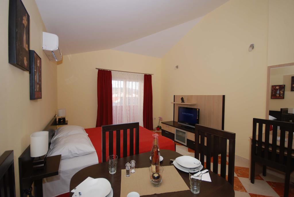 טרוגיר Apartments Stepic מראה חיצוני תמונה